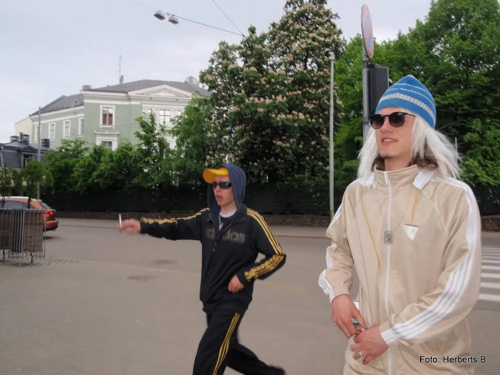 Limp bizkit — 16