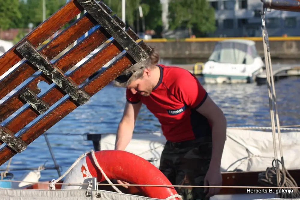 Svetdienas vakars ar jahtam — 16