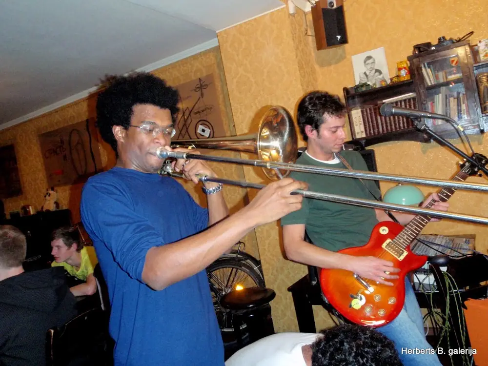 Pequena morte band — 13