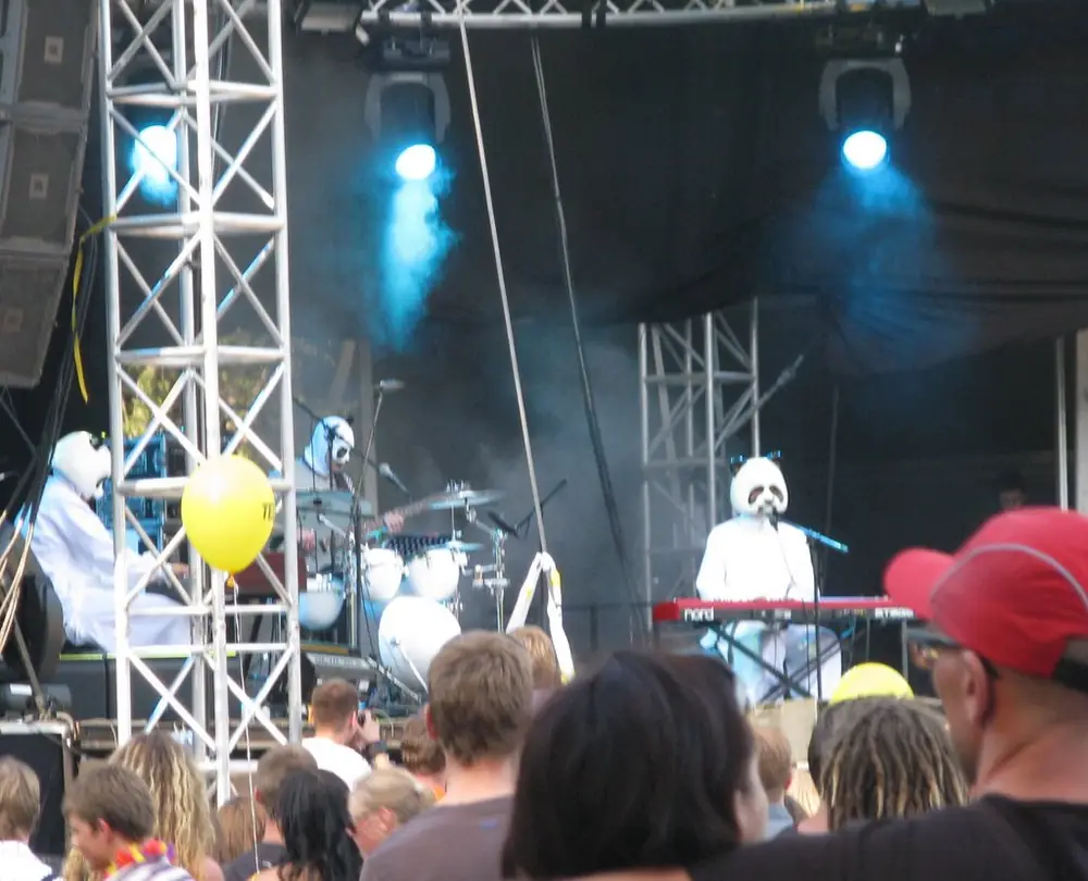 19 positivus jana pirmais festins — 50